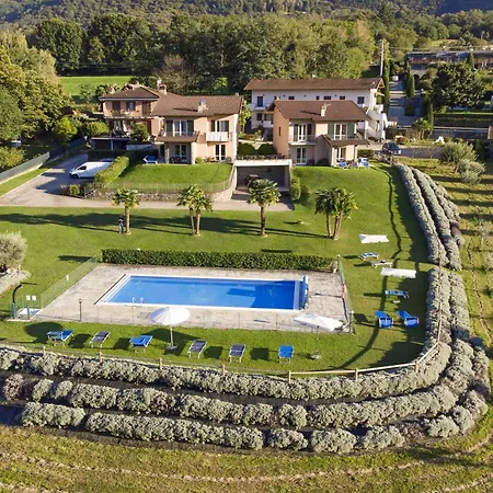 Iris Prázdninový dům